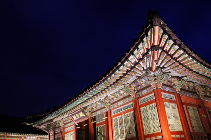 This photo was taken in the Gyeongbokgung Palace in Seoul, South Korea. The date this image taken was Jul 28th 2017. This photo shows the Korean Old Style Eaves of House. Its appearance is remarkably different from any other country style ones. So many groups of foreign visitors watch this curiously and interestingly in the palace area. The time this photo taken was at midnight so I took this photo by long exposure.