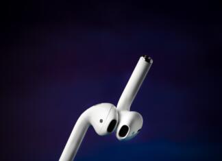 Brezžične slušalke kot nadomestek slušnim aparatom? airpods, technology, digital