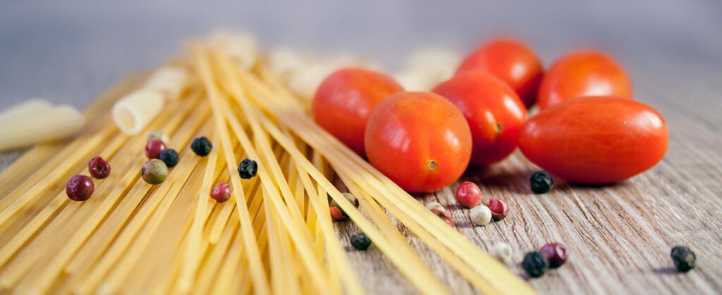 pasta, tomatoes, peppercorns