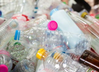 Koliko plastike dejansko recikliramo? plastic bottles,Recycle waste management concept.