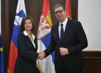 Tanja Fajon na obisku: »Slovenija bo Srbiji vedno pomagala na njeni evropski poti« Tanja Fajon na obisku v Srbiji, kjer se je srečala tudi z Aleksandrom Vučićem, predsednikom Srbije