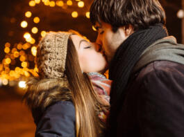 christmas kissing outside