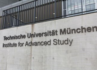 Likarjev sklad za štipendije razpisal štipendije za študij Garching, Bavaria / Germany - Oct 25, 2019: Writing "Technische Universität München - Institute for Advanced Study" - at the university campus in Garching near Munich. Part of the so-called Exzellenzinitiative (initiative for excellence).