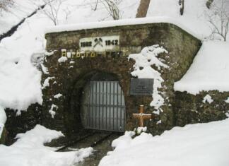 Kako bo Slovenija skrbela za vojna grobišča? vhod v Barbara rov