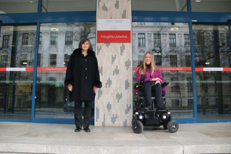 Dekanja filozofske fakultete in študentka invalidka Martina Smodiš