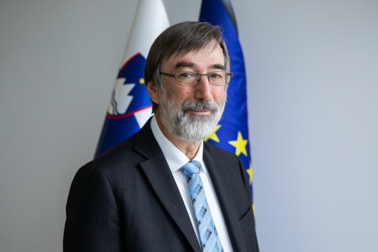 Zakaj je odstopil Darjo Felda?