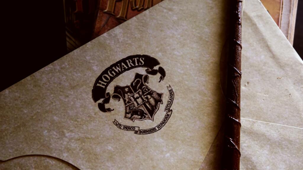 Hogwarts logotip na kuverti
