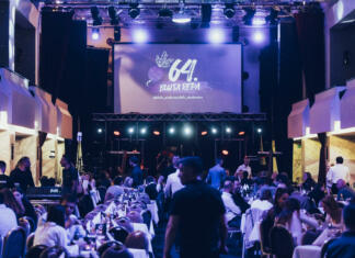 Jubilejna 65. Bujta repa prihaja v Festivalno dvorano Festivalna dvorana z udeležnci dogodka