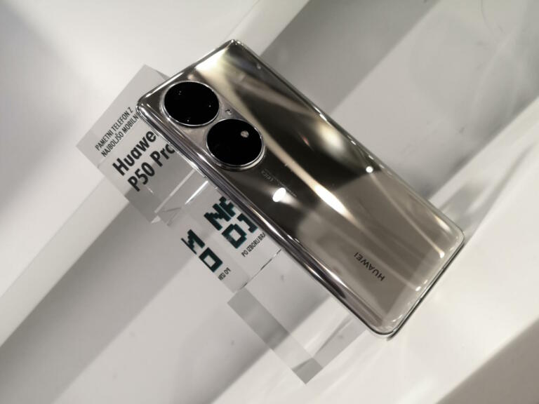 Huawei prejel dve prestižni nagradi Naj Digi 2023