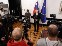 Premier Robert Golob in Nika Kovač na predstavitvi Strateškega sveta za preprečevanje sovražnega govora