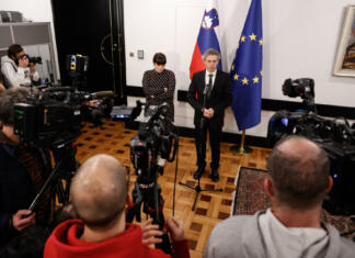 Nika Kovač postala predsednica Strateškega sveta za preprečevanje sovražnega govora Premier Robert Golob in Nika Kovač na predstavitvi Strateškega sveta za preprečevanje sovražnega govora