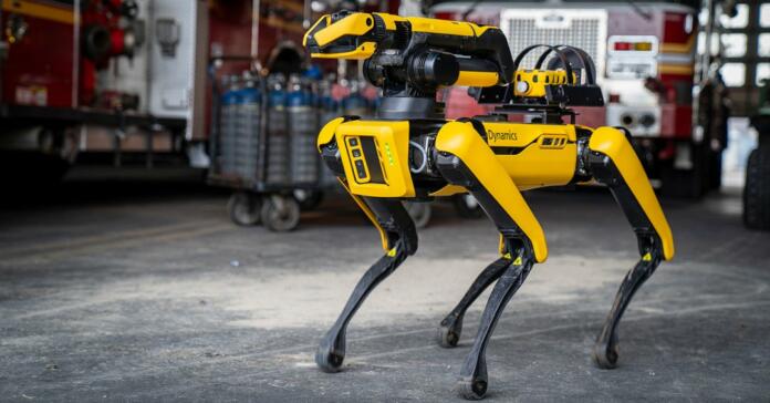 SPOT robot, ki ga je ustvaril Boston Dynamics