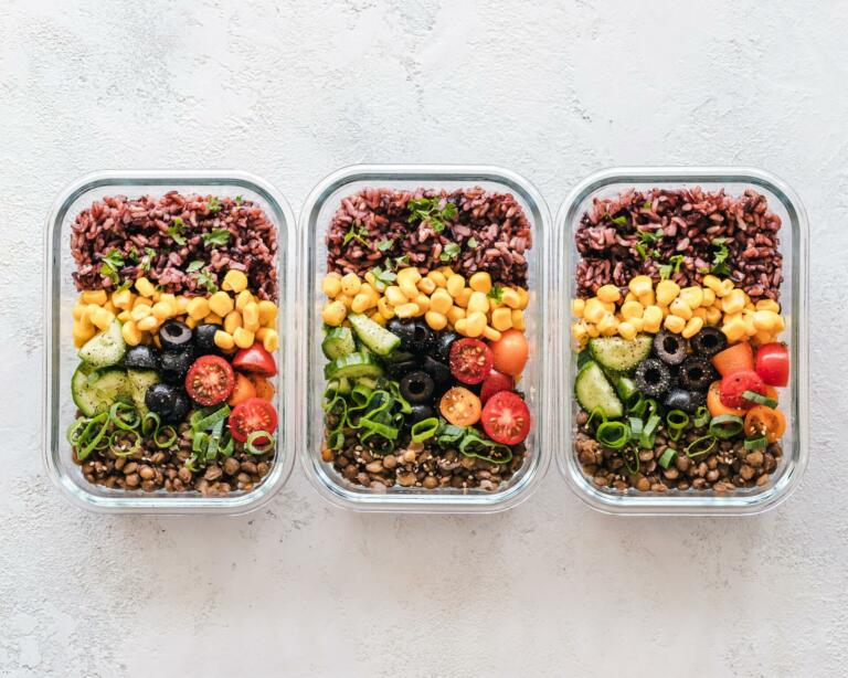 Kako se lotiti »meal prep-a«? – Kuharski nasvet za zasedene študente