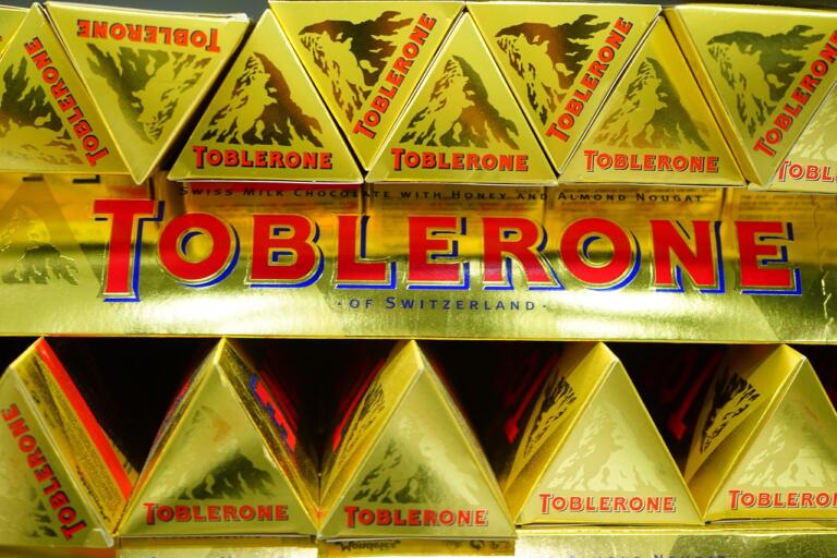 Toblerone bo ostal brez logotipa Matterhorna