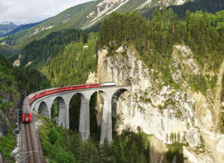 Za mlade na voljo 150 vozovnic za odkrivanje Alp Vlak na alpskem viaduktu