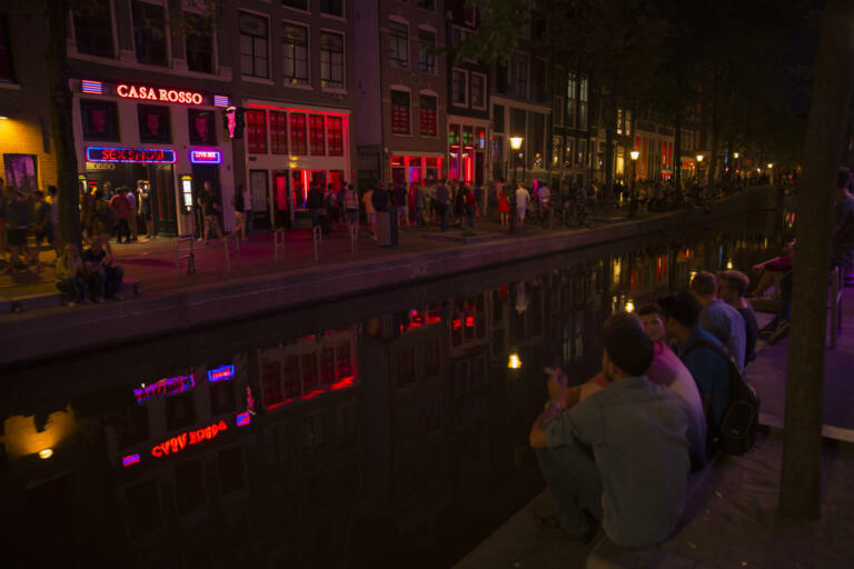 Ali Amsterdam diskriminira turiste?