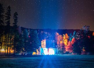 Kaj je Floating Castle Festival in ali se ga sploh splača obiskati? Floating Castle festival 2023