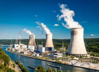 Z zaprtjem jedrskih elektrarn bi povečali onesnaževanje Tihange Nuclear Power Station in Huy, Belgium