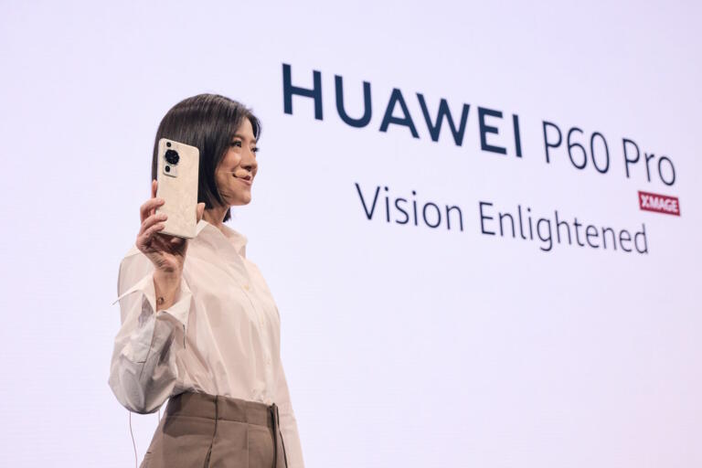 Huawei v Evropi z novima premijskima telefonoma P60 Pro in Mate X3