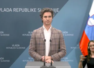 Levica in Luka Mesec ostro proti kritikom evidentiranja Luka Mesec na novinarski konferenci vlade