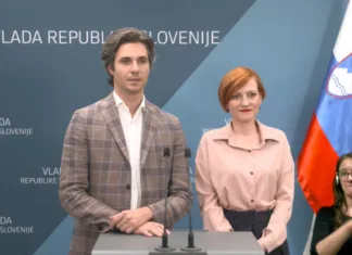 Vlada ustanovila svet, ki ji bo svetoval glede dviga kakovosti življenja družin in otrok Luka Mesec in Asta Vrečko na novinarski konferenci