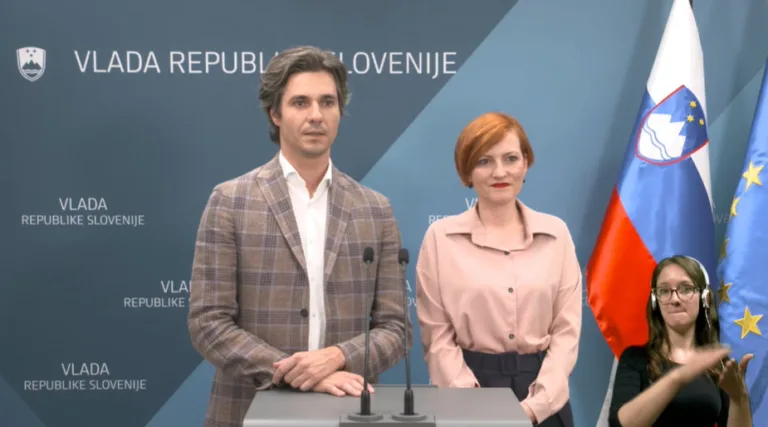 Vlada ustanovila svet, ki ji bo svetoval glede dviga kakovosti življenja družin in otrok