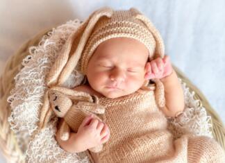 Na svetu že rojeni dojenčki z DNA treh ljudi baby, newborn, asleep