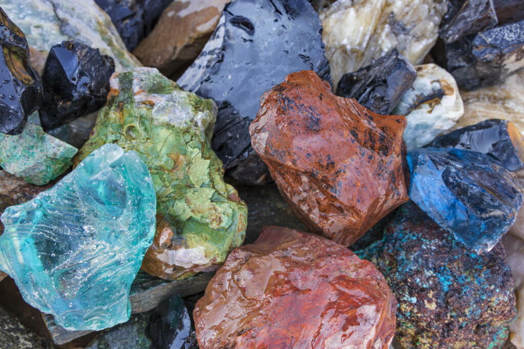 Variety of Mexican minerals and semi precious stones in Oaxaca. Mexico, Mexico holds several of the most important mineral and rock deposits in the world, used for  making jewelry, weapons and ornaments for men and women since ancient times.