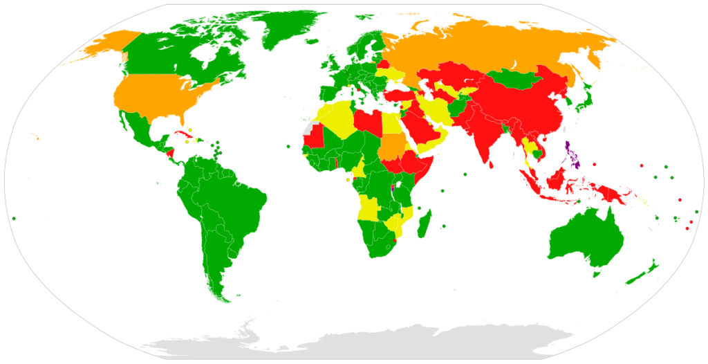 Z zeleno: države pogodbenice; z vijolično: države pogodbenice, ki so odstopile od statuta: z rumeno: države, ki niso ratificirale statuta; z oranžno: države, ki so odstopile od podpisa statuta; z rdečo: države, ki nikoli niso podpisale statuta
