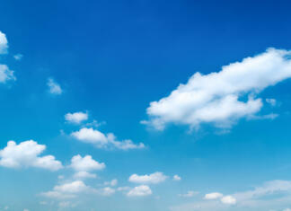 Zakaj je nebo modro? Beautiful summer sky.