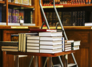 Pomen literarnih festivalov, ki ga pogosto spregledamo Literarni festivali so izrednega pomena za bralno kulturo