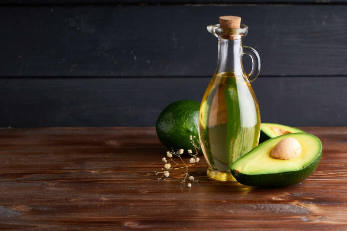 Uživanje avokadovega olja znižuje raven LDL holesterola in trigliceridov