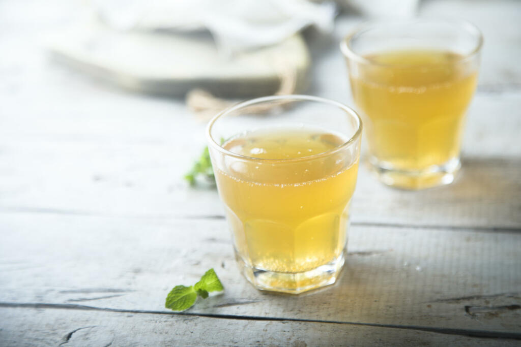 Refreshing honey melon drink for two