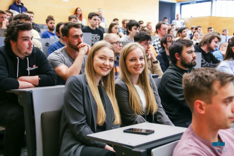 Študij sedanjosti za zaposlitev prihodnosti