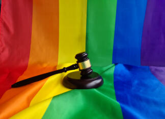 Zgodovina se ponavlja; cenzura LGBTIQ+ knjig pri naših sosedih Cenzura knjig z LGBTIQ+ tematiko na Madžarskem