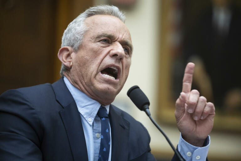 Bo ZDA znova vlada Kennedy? Kdo je Robert F. Kennedy mlajši?