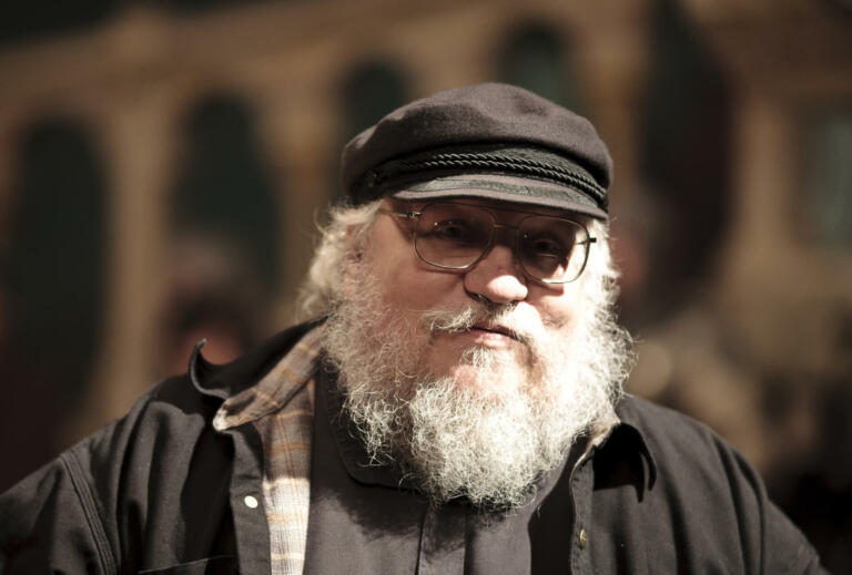 Avtorji zopet tožijo OpenAI, med njimi George R. R. Martin