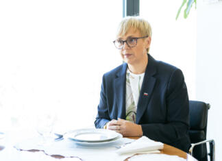 Katere tihotapce migrantov je pomilostila Nataša Pirc Musar? Predsednica RS Nataša Pirc Musar