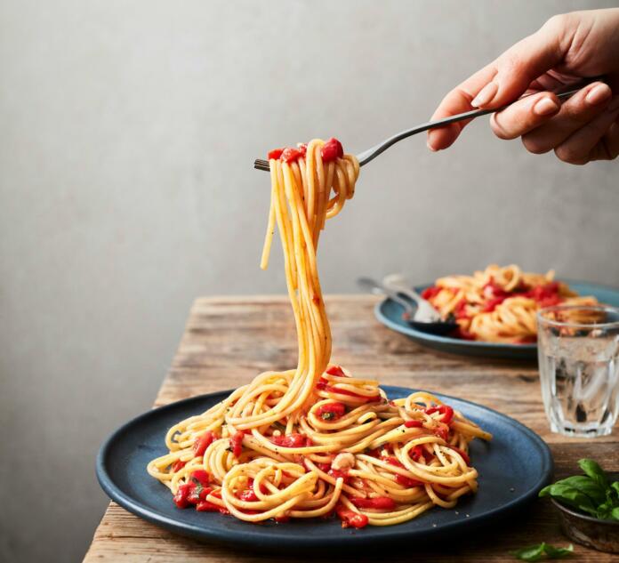 Red pepper and anchovy spaghetti
