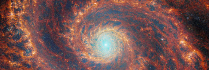 Kozmični vrtinec, ki ga je posnel Teleskop Jamesa Webba