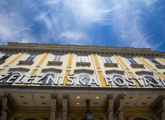 Znan začetek prenove Ljubljanske železniške! "n"npicture of the building of the Ljubljana Zelezniska Postaja. The Ljubljana railway station is the principal railway station in Ljubljana, the capital of Slovenia. It was completed on 18 April 1848, a year before the South railway, connecting Vienna and Trieste, reached Ljubljana.