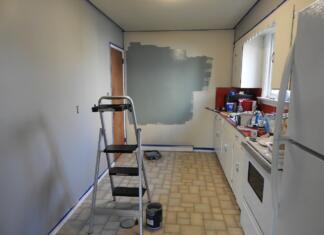 Prenova študentskega stanovanja: Kaj se splača prenoviti, ko nisi lastnik? pleskanje stanovanja