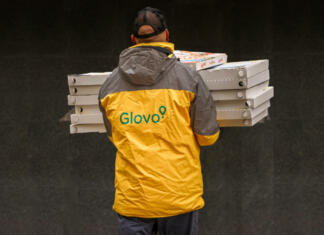 Glovo in Meter Pizza poskrbela za dobrih 8 metrov dobrodelnosti dostava