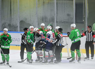 Kljub dobri igri se HK SŽ Olimpija ni izšlo Hokejska ekipa na ledu