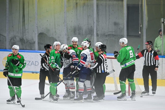 Razširjeno avstrijsko prvenstvo (Olimpija - Fehervar) Hokejska ekipa na ledu