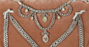 Rekonstrukcija diamantne ogrlice, za katero bi danes odšteli več milijonov evrov