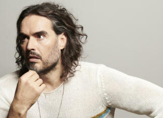 Kdo je Russell Brand? Od standup komika do duhovnega in političnega vplivneža Russell Brand