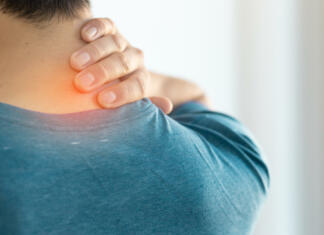 V bolečinah živi skoraj vsak 20 posameznik? The man had pain in the neck, occipital and shoulders.