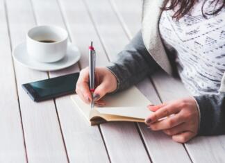 5 nasvetov za študij slovenistike in sociologije woman, write, notepad