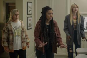 Emma (Lizze Broadway), Marie (Jaz Sinclair) in Cate (Maddie Phillips) v seriji Gen V